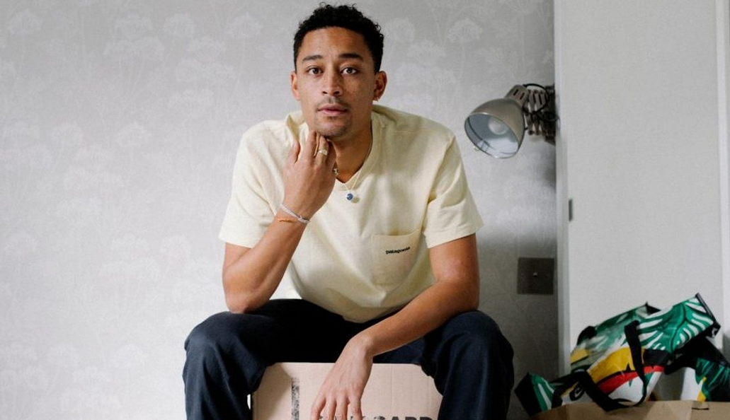 LOYLE CARNER – Not Waving, But Drowning