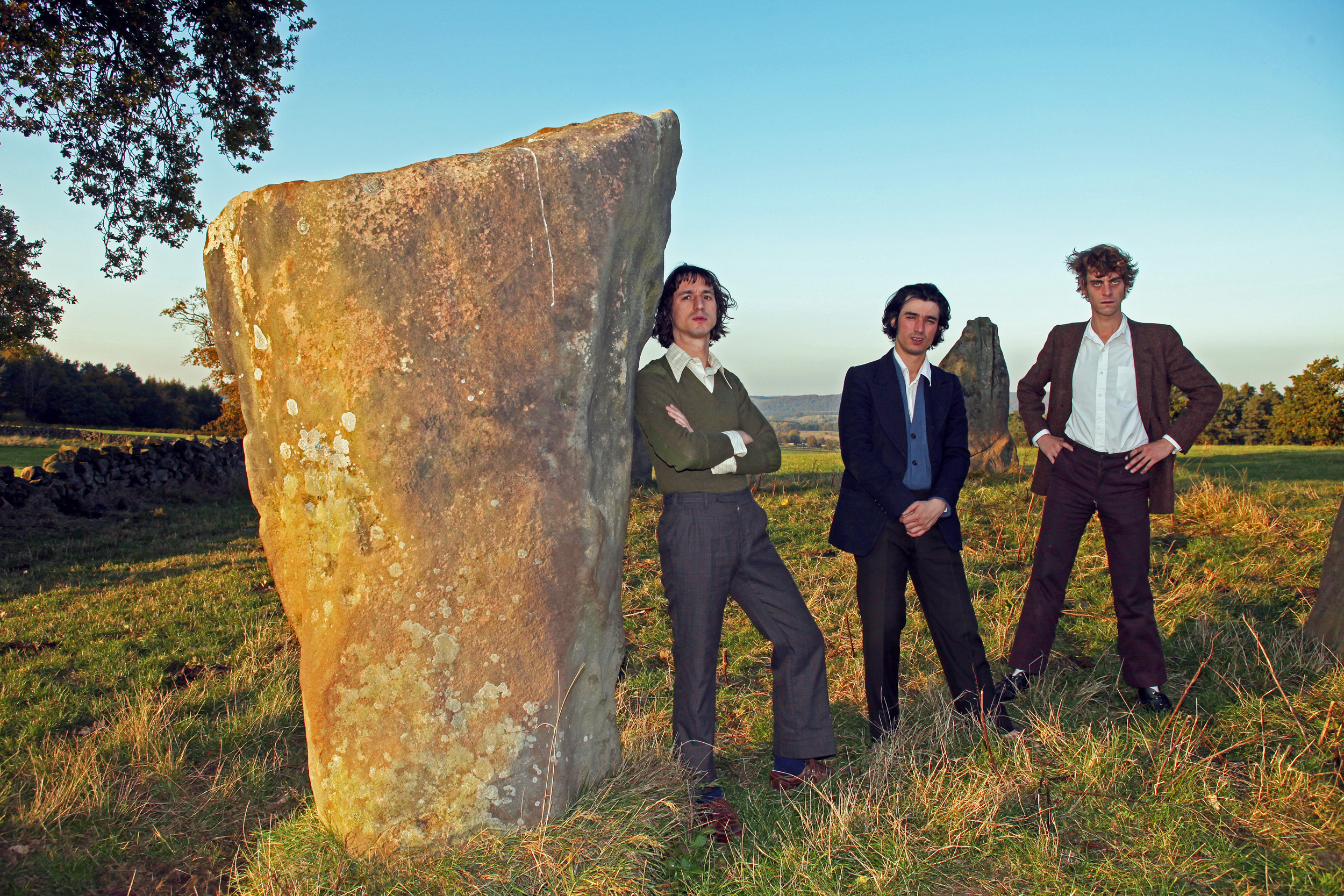 FAT WHITE FAMILY – Interview